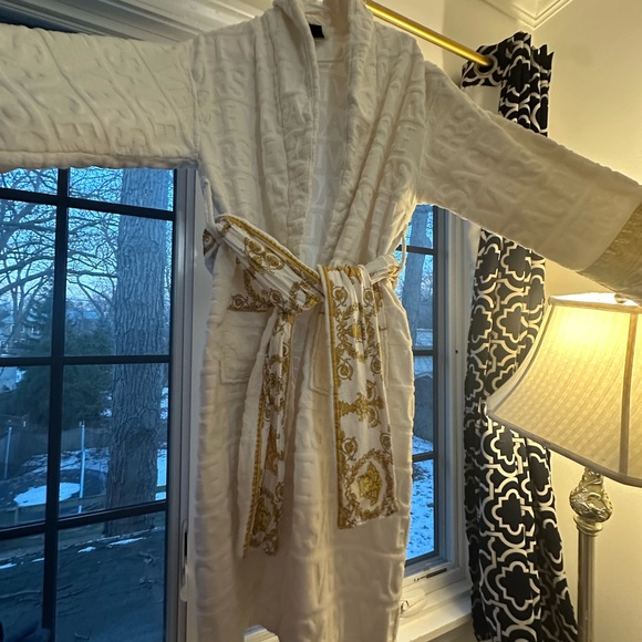 Versace White and Gold Robe - L - Picture 6 of 7